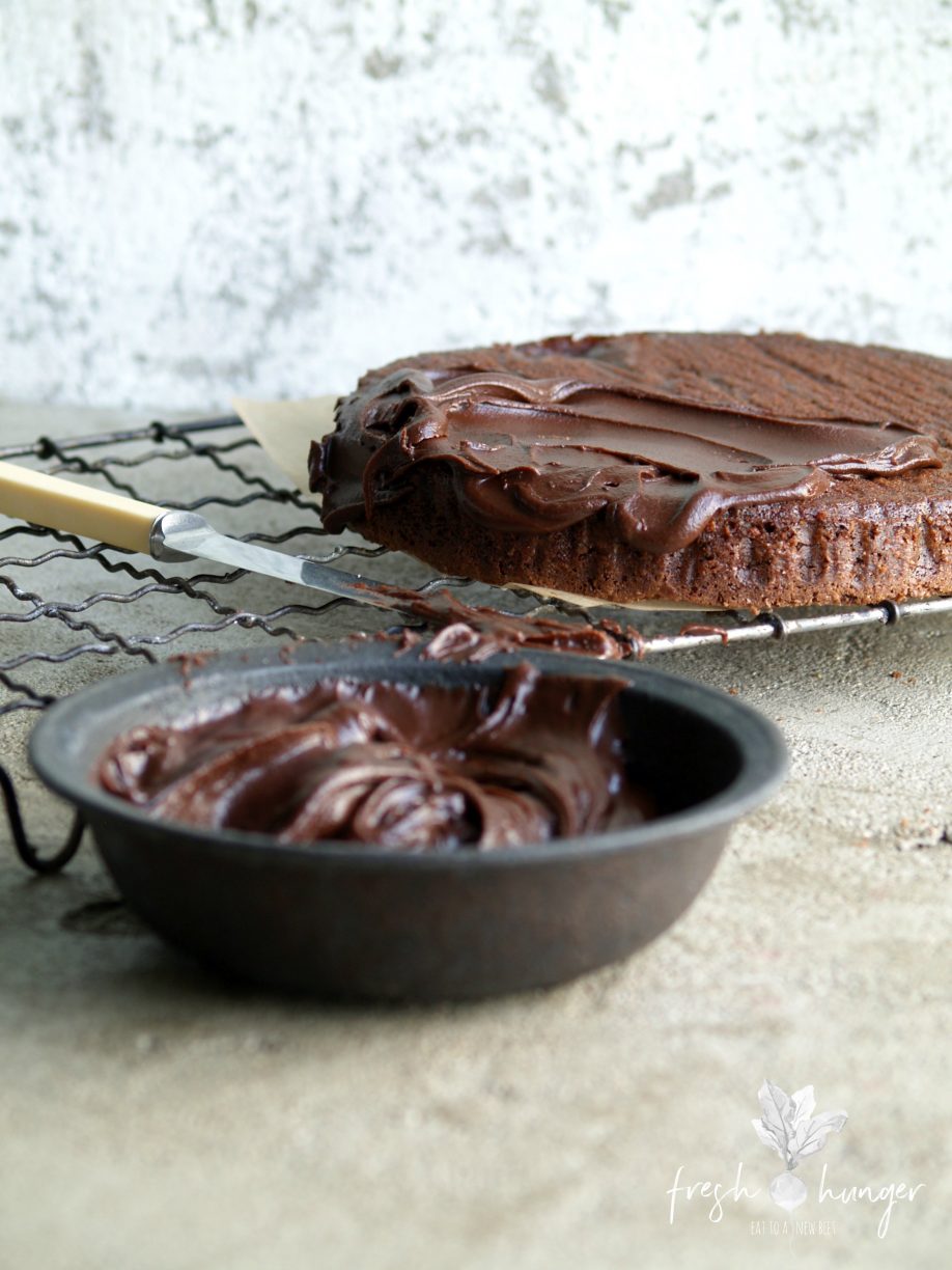 flourless chocolate fudge blackberry cake