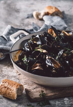 mussels in sherry & basil cream