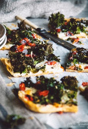ROASTED TOMATO, GARLICY KALE & 3-CHEESE PIZZA