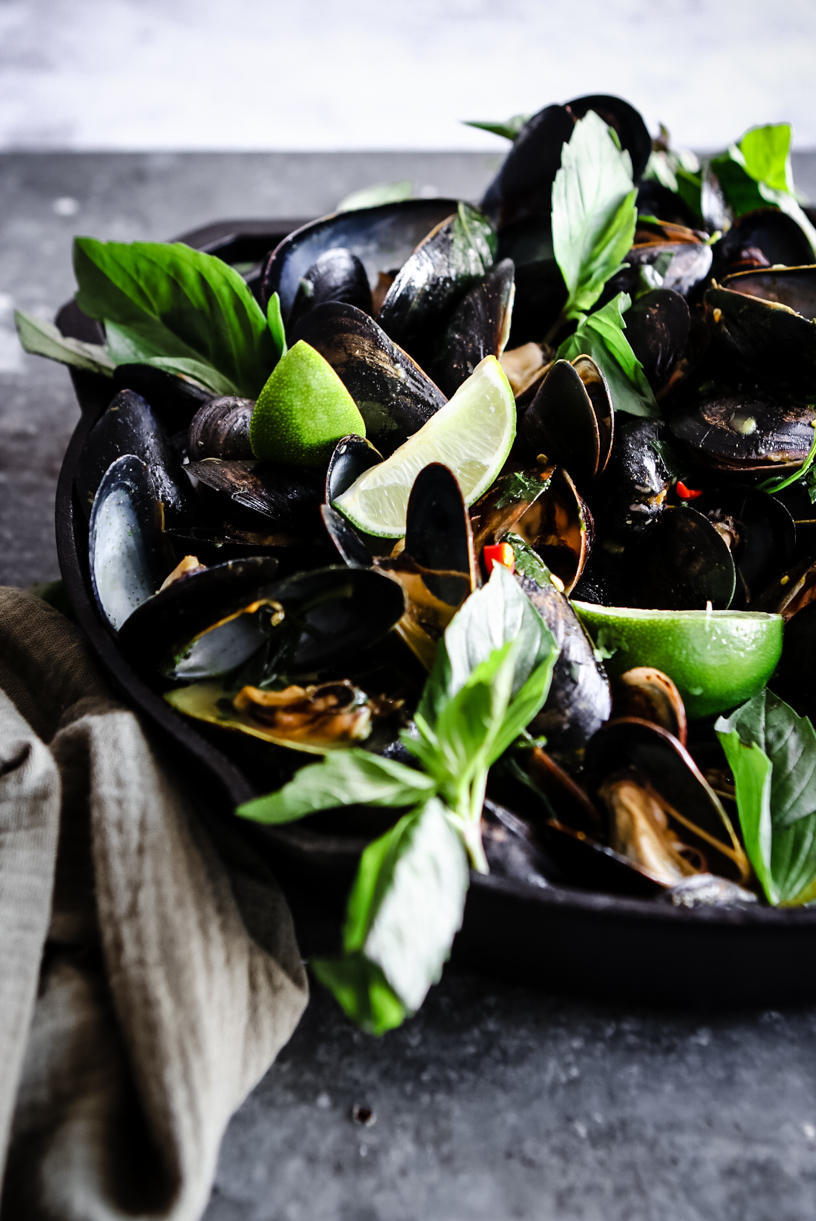 MUSSELS IN A COCONUT CURRY BROTH
