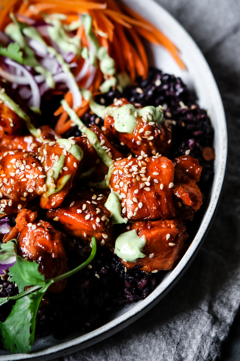 SPICY GINGER SALMON BOWL